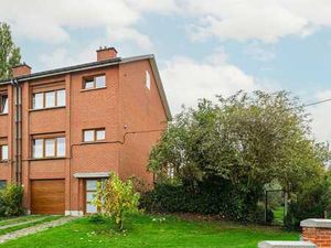 Maison 3 façades de 3ch avec garage et jardin!