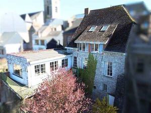 SUPERBE MAISON DE MAÎTRE DANS LE CENTRE DE CHIMAY