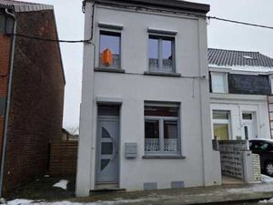 MAISON 4 FACADES AVEC 2 CHAMBRES  DEPENDANCES ET JARDIN