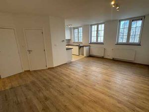 À VENDRE – Superbe appartement 2 chambres entièrement rénové
