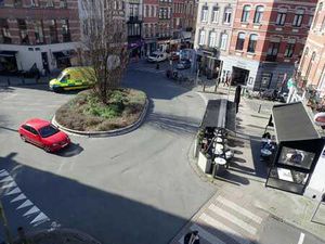 CINQUANTENAIRE~Apt Duplex +/-120m2~Lumineux~2CH~2SB/D