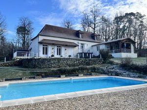 Vente maison 8 pièces 203 m² Bergerac (24100)