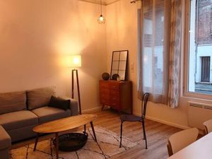Appartement T2 45m2 rénové avec cour extérieure privative