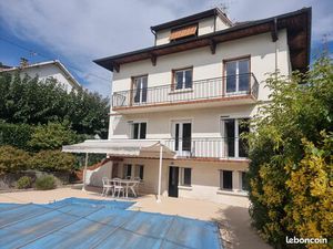 Maison individuelle avec jardin