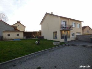 Maison individuelle bourg de Domerat