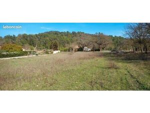 Terrain 1 230 m² Carces