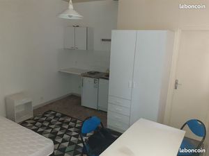 A louer Studio 20m2 au 2ème étage  centre-ville Sedan