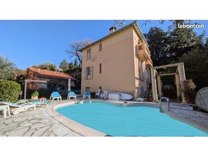Nice Valrose – Villa env. 200 m² avec piscine  jardin et stationnements
