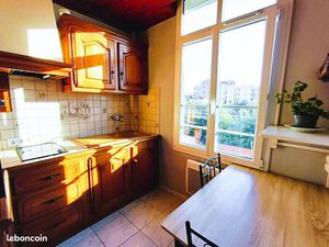 PARTICULIER VEND UN APPARTEMENT CENTRE JUAN LES PINS 150m de la PLAGE