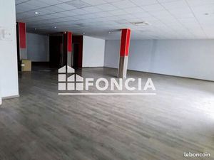 Local commercial 468 m²