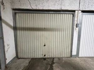 Garage quartier shopping promenade