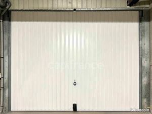 Très beau garage boxe fermé extérieur dans une résidence sécurisée avec portail digicode a