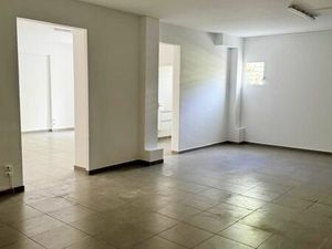 Local 79 m² Petit-Bourg