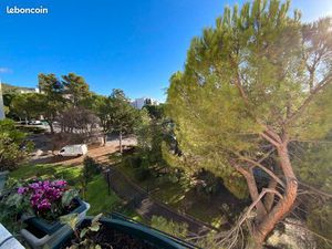 Vaste appartement avec 4 chambres  terrasse couverte et vue dégagée