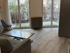 Location studio meublé avec terrasse en rez de jardin