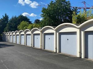 Box / Garage à louer (14m2)