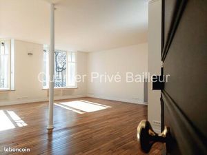Grand Loft lumineux 60m² en plein centre d’Allassac