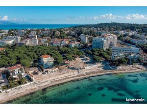 Studio idéalement situé au cœur de Juan-les-Pins  à deux pas de la Pinède et des plages