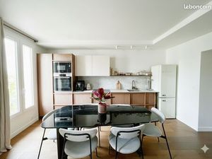 T2 Refais à Neuf par Architecte - Dernier étage calme absolu