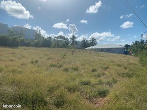 Terrain à Saint-François avec permis