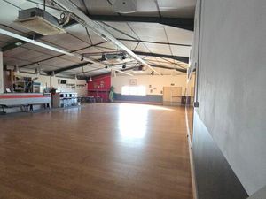 Local commercial + maison sur 2600 m2 de terrain