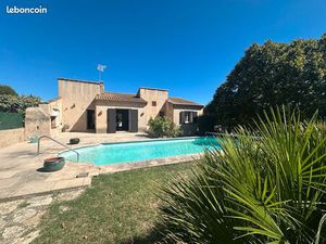 Exclusivité - Villa traditionnelle de type 3 avec garage et piscine