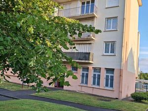 APPARTEMENT 4 Pièces  très lumineux  avec Balcon et Cave