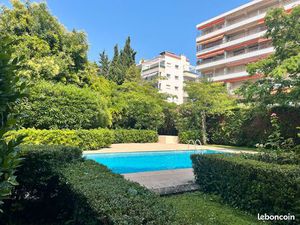 STUDIO à renover PROCHE BANANE