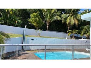 Logement confortable de 1 chambre / 1 sdb avec jardin piscine et meublé