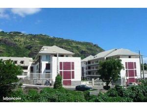 Studio meublé St-Denis  clim  varangue  parking libre au 18 janvier