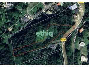 Terrain 5 912 m² Les Abymes