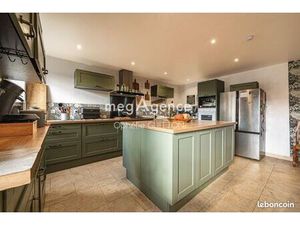 Propriété 6 pièces 230 m²