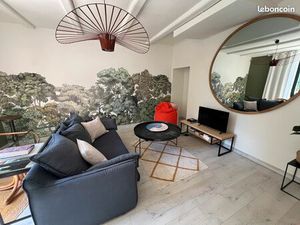 Très beau F2 vieille ville