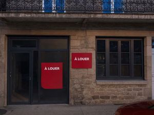 Ocal / garage ~75 m² à louer – Bureau ou commerce – Place du Guesclin