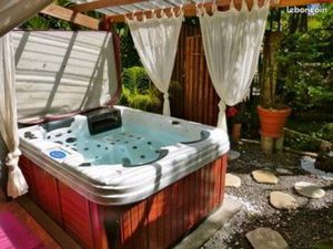 Maison avec 3 chambres climatisé   jacuzzi privatif