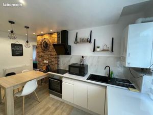 Appartement meublé 65 m² – RDC – 2 chambres – Place de parking