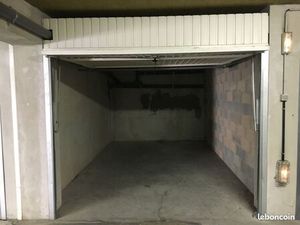 Box 15m2 (37m3) sécurisé  idéal véhicule/stockage