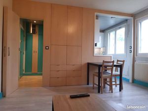 Beau studio meublés avec son parking