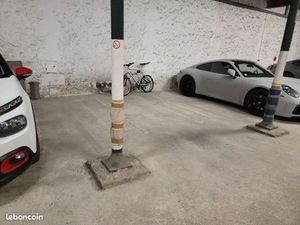 Chartrons  place de parking