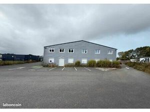 Local 550 m² PLERIN