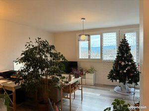 F4 refait à neuf Rue Fontaine Écu