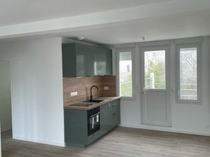 T2 refait à neuf avec terrasse