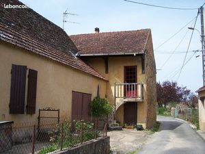 Petit logement mitoyen au calme