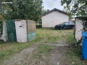 Maison a rénover intégralement à saint jory