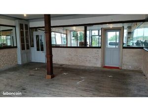 Local commercial saint gaultier