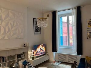 Loue beau T2 de 47 m² dans immeuble sécurisé  avec la fibre  quartier historique en centre