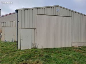 Entrepôt / Local d activité/ garage de 100m2 env