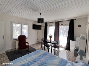 Loue chambre meublée