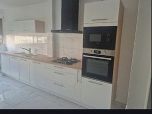 Apparemment a vendre