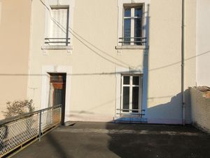 LIMOGES Maison de ville avec garage  terrasse et grenier amé